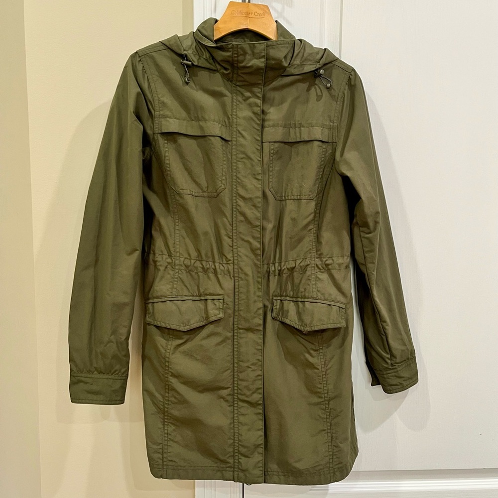 Women's Utility Rain Jacket in Olive Green